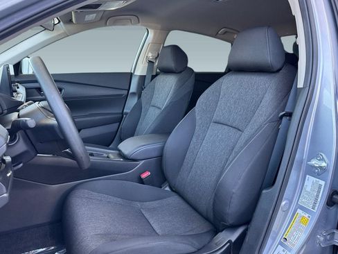 Certified 2025 Honda Accord SE image 5