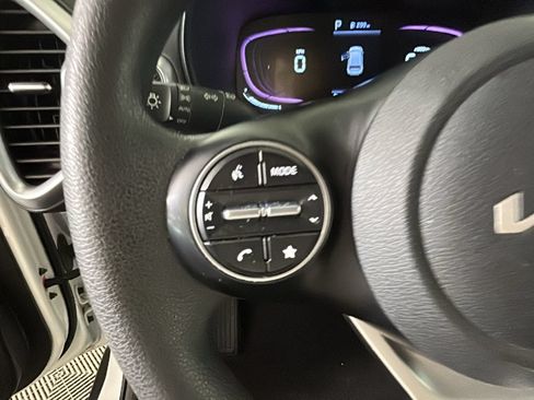 Used 2024 Kia Soul LX FWD image 16