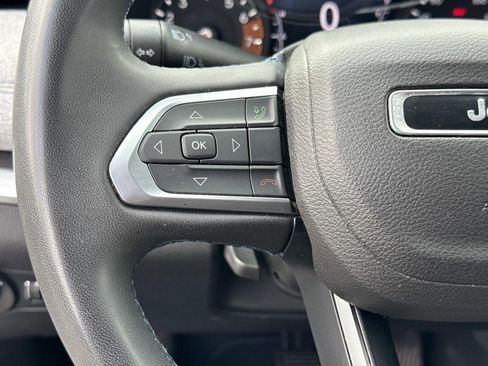 Used 2022 Jeep Compass Latitude image 15