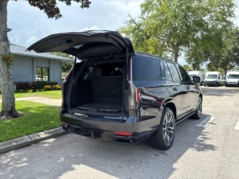 Used 2022 Cadillac Escalade Sport Platinum AWD/4WD image 19