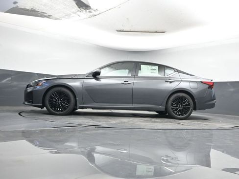 New 2025 Nissan Altima 2.5 SV w/ SV Special Edition Package image 31