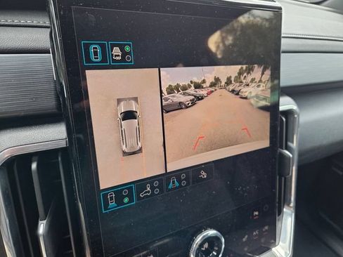 Used 2025 GMC Acadia Elevation FWD image 32