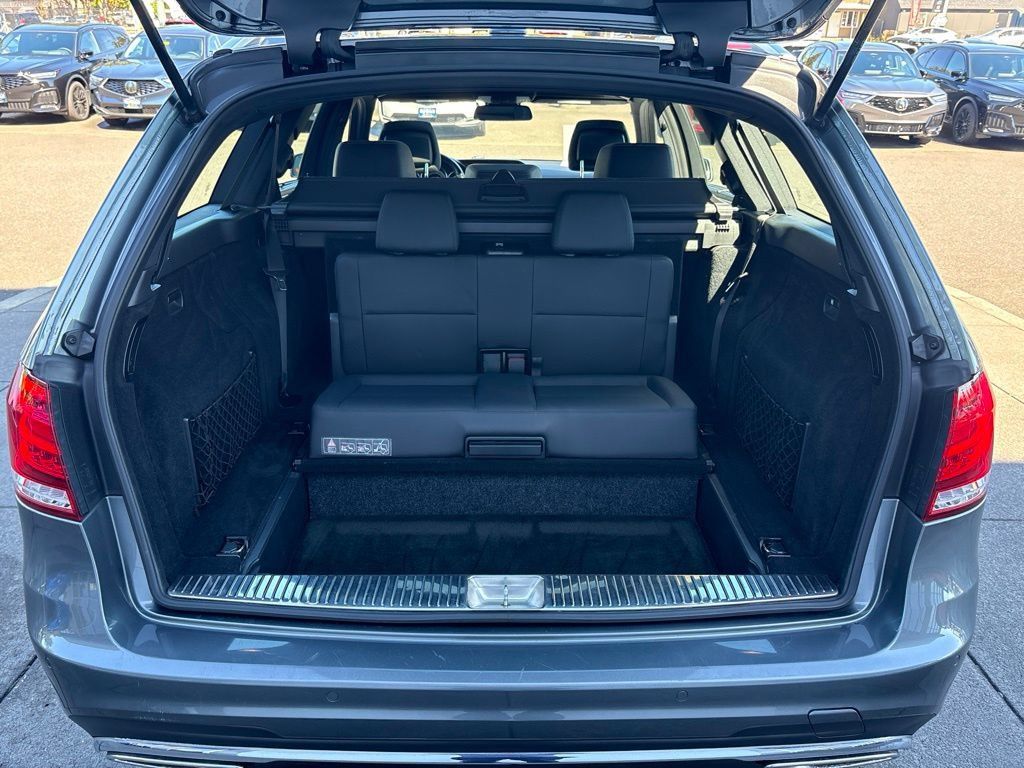 Used 2016 Mercedes-Benz E 350 4MATIC Wagon image 30