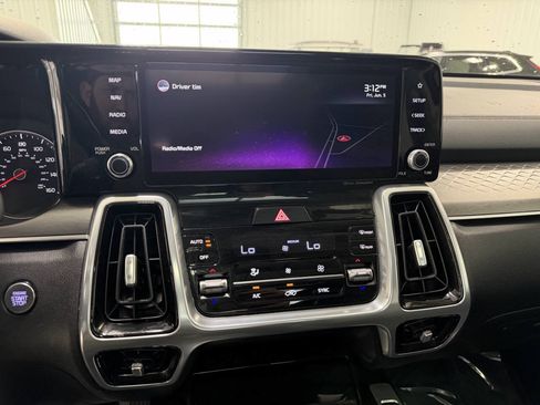 Used 2022 Kia Sorento SX FWD image 12