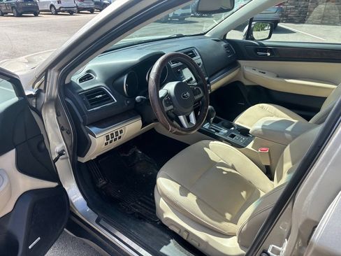 Used 2016 Subaru Outback 2.5i Limited AWD/4WD image 4