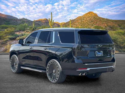 Used 2025 Chevrolet Tahoe High Country AWD/4WD image 6