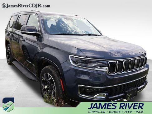 Used 2024 Jeep Wagoneer Series III AWD/4WD image 10