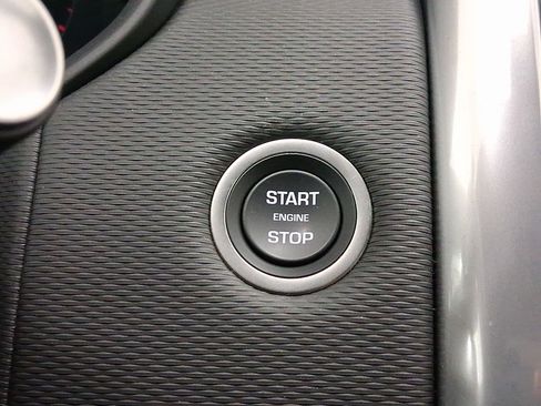 New 2025 Land Rover Discovery Dynamic SE image 23