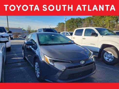 Used 2025 Toyota Corolla LE image 1