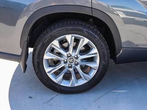 Used 2021 Toyota Highlander Limited AWD/4WD image 9