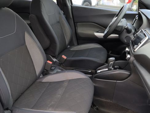 Used 2018 Nissan Kicks SV FWD image 26