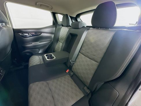 Used 2017 Nissan Rogue Sport SV image 26