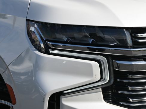 Used 2021 Chevrolet Tahoe Premier w/ Premium Package image 13