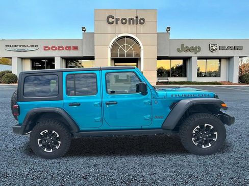 Used 2024 Jeep Wrangler Unlimited Rubicon 4xe w/ Technology Group AWD/4WD image 2