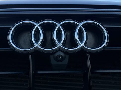 Used 2023 Audi Q8 Prestige image 22