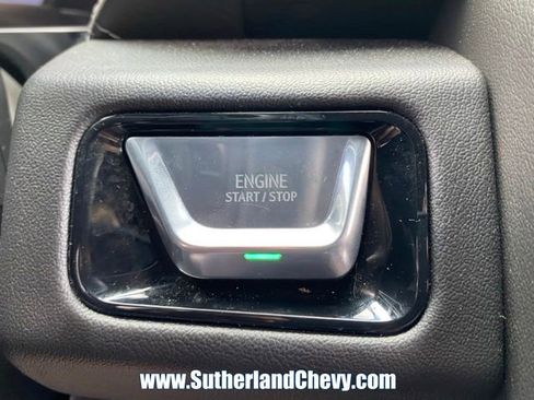 Used 2025 GMC Yukon Denali AWD/4WD image 28