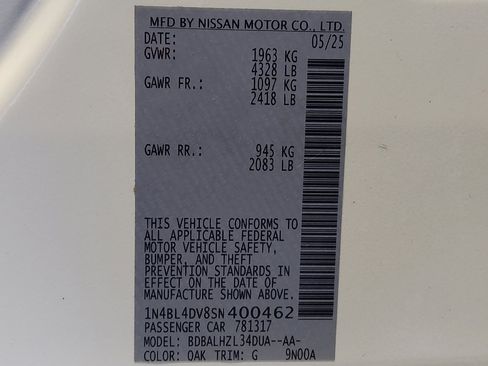 Used 2025 Nissan Altima 2.5 SV FWD image 33