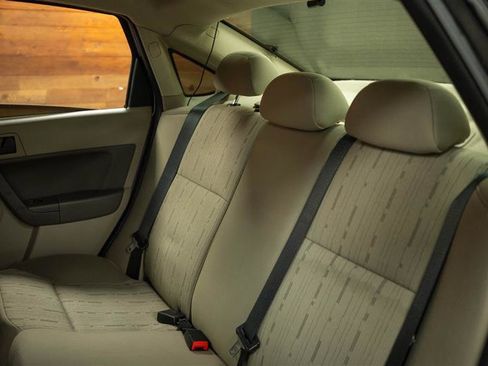 Used 2011 Ford Focus SE image 11