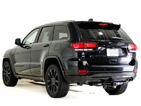 Used 2020 Jeep Grand Cherokee Altitude AWD/4WD image 9