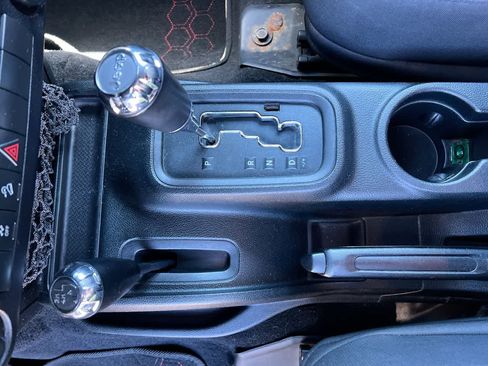 Used 2018 Jeep Wrangler Unlimited Sport S AWD/4WD image 20
