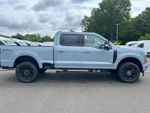 New 2026 Ford F250 Lariat w/ Black Appearance Package AWD/4WD image 9