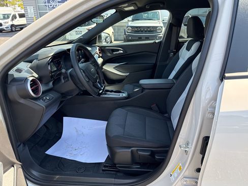 Used 2026 Chevrolet Trax RS image 22