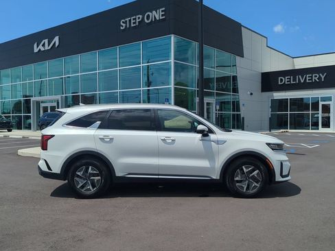 Used 2021 Kia Sorento S FWD image 8