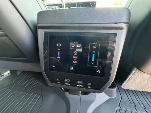 New 2026 GMC Yukon Denali Ultimate w/ LPO, Floor Liner Package AWD/4WD image 22