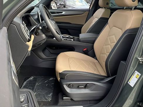 New 2026 Volkswagen Atlas Cross Sport SE image 18