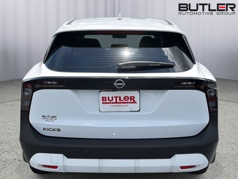 Used 2025 Nissan Kicks S FWD image 5