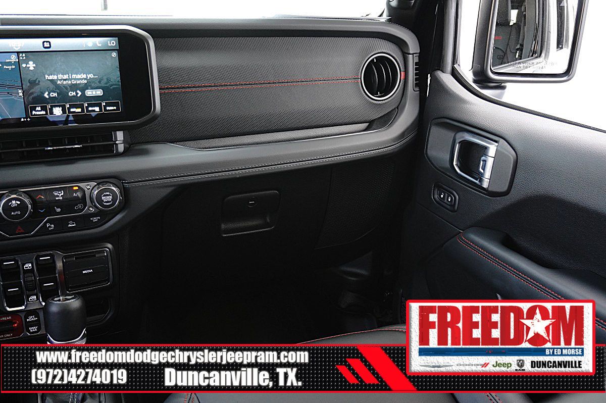 Used 2026 Jeep Wrangler Unlimited Rubicon AWD/4WD image 39
