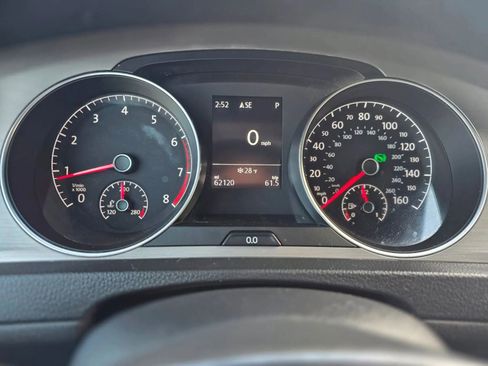 Used 2016 Volkswagen Golf S image 13