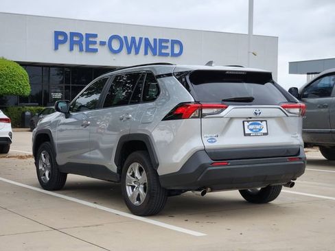 Used 2024 Toyota RAV4 LE AWD/4WD image 4
