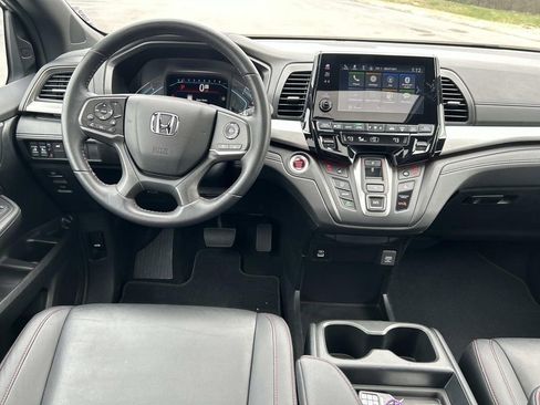 Used 2023 Honda Odyssey Sport image 17