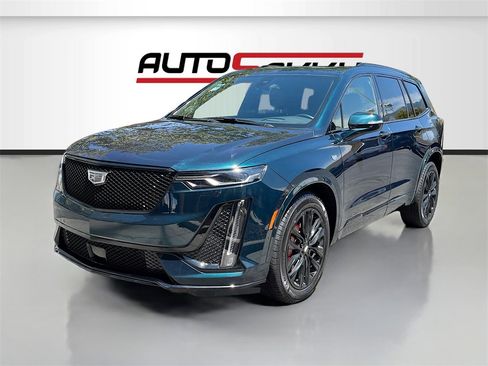 Used 2024 Cadillac XT6 Sport w/ LPO, ONYX Package image 3
