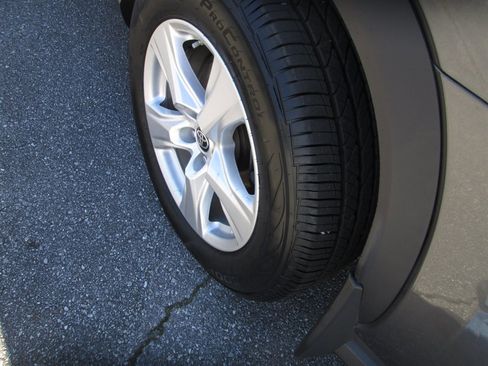 Used 2022 Toyota Highlander L image 7