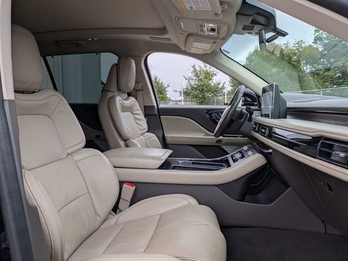 Used 2023 Lincoln Aviator Reserve w/ Equipment Group 201A image 33