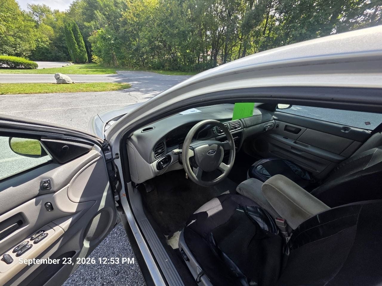 Used 2004 Ford Taurus SES FWD image 10