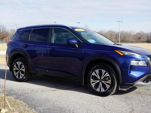 Used 2023 Nissan Rogue SV w/ SV Premium Package image 5