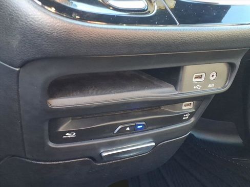 Used 2020 Chrysler Pacifica Touring-L Plus w/ S Appearance Package image 11