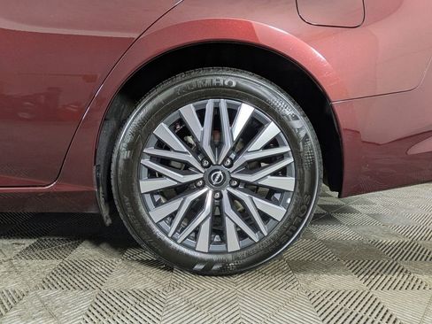 Used 2024 Nissan Altima 2.5 SV image 12