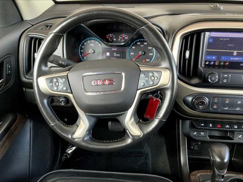 Used 2022 GMC Canyon Denali image 5