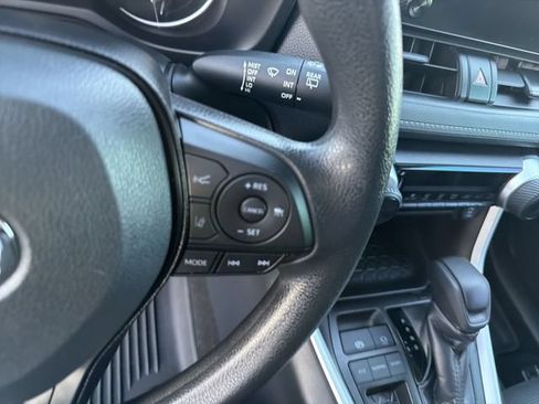 Certified 2025 Toyota RAV4 LE FWD image 17