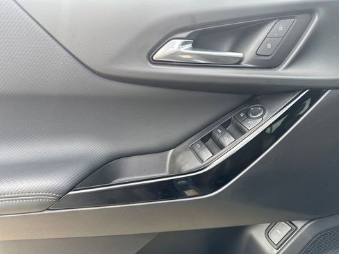 Used 2025 Chevrolet Equinox LT w/ Convenience Package II FWD image 20