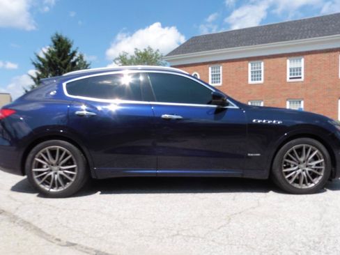 Used 2019 Maserati Levante GranLusso AWD/4WD image 22