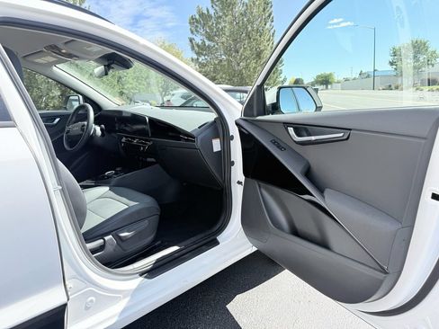 Used 2023 Kia Niro Wind w/ Wind Preserve Package FWD image 37