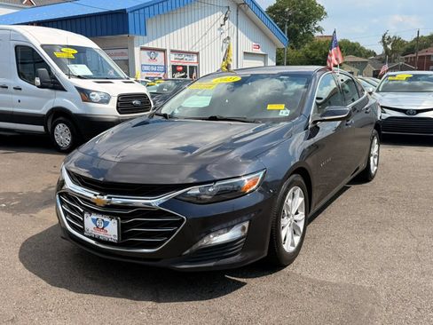 Used 2023 Chevrolet Malibu LT w/ Driver Confidence Package FWD image 4