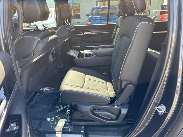 New 2026 Jeep Grand Wagoneer L Summit AWD/4WD image 23