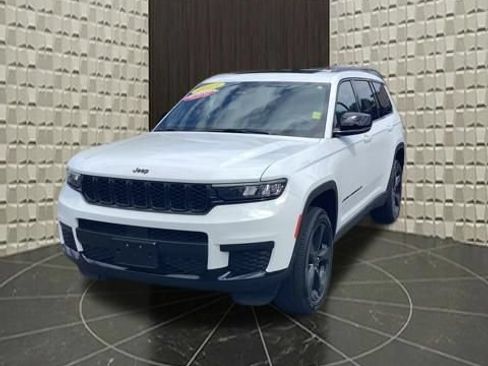 Certified 2023 Jeep Grand Cherokee L Altitude AWD/4WD image 16