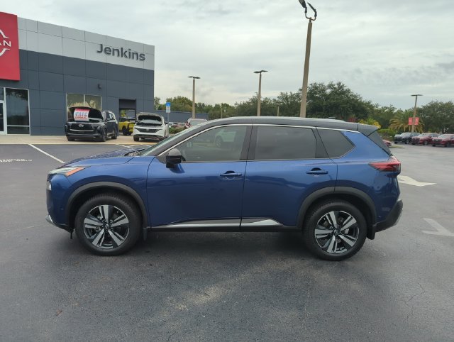Certified 2022 Nissan Rogue Platinum w/ Head-Up Display Package FWD image 11